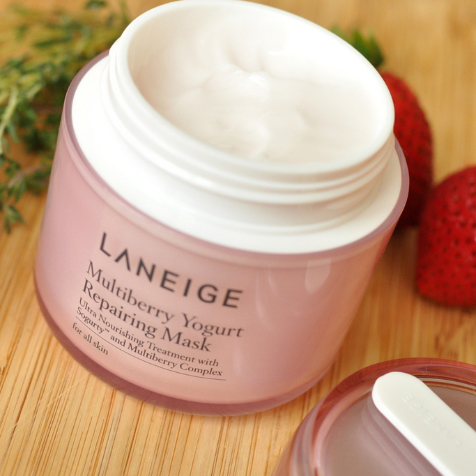 Laneige, Laneige Multiberry Yogurt Repair Pack รีวิว, Laneige Multiberry Yogurt Repair Pack ราคา, Laneige Multiberry Yogurt Repair Pack 20 ml., Laneige Multiberry Yogurt Repair Pack 20 ml. มาส์กโยเกิร์ต อุดมไปด้วยวิตามินและแร่ธาตุ ช่วยเติมความชุ่มชื้นให้ผิว ปรับสีผิวให้ขาวกระจ่างใส แลดูเรียบเนียนและนุ่มขึ้น